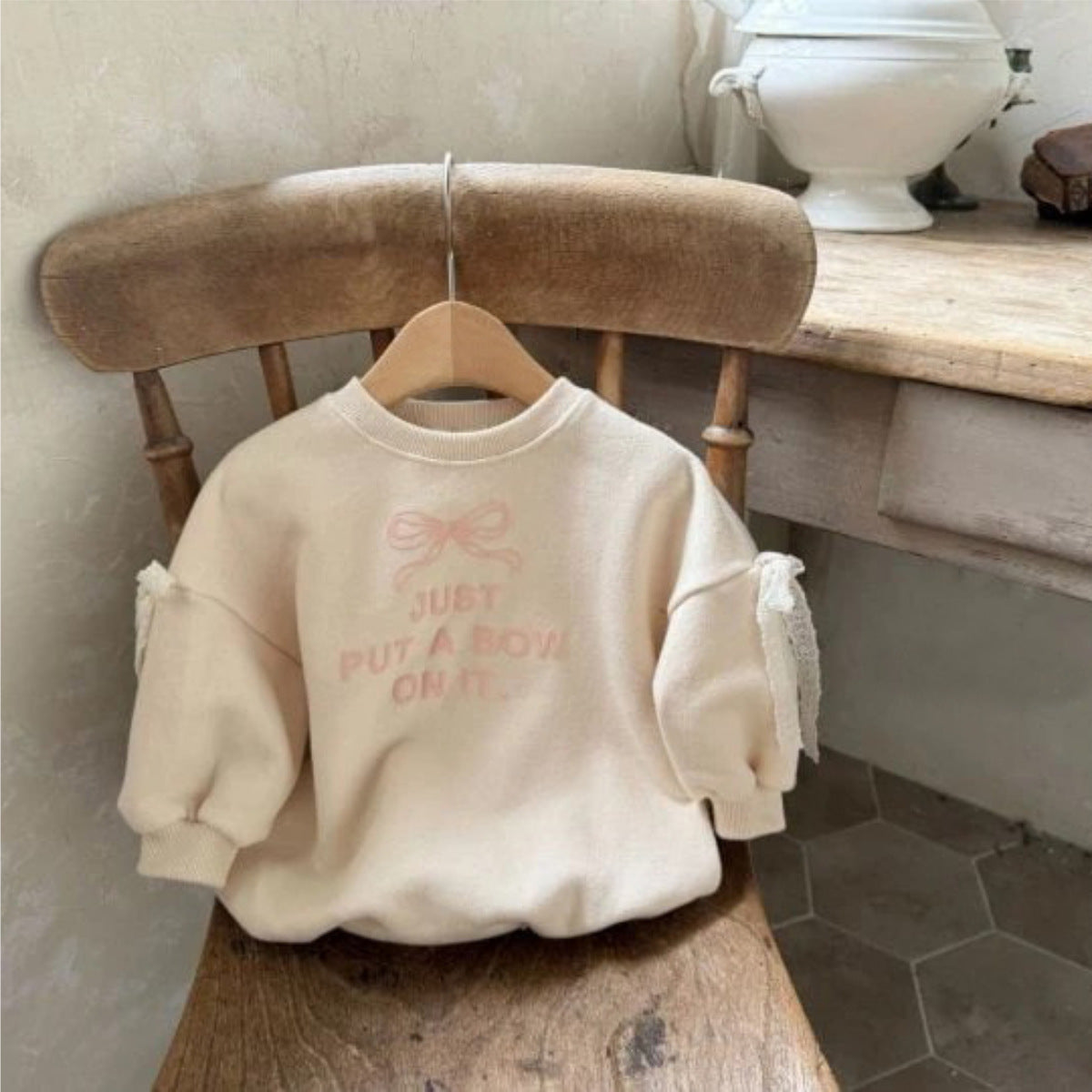 Arrival Autumn and Spring Baby Girls Simple Cute Letters and Butterfly-bow Pattern Long Sleeves Bodysuit